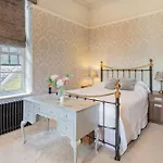 - Summerlands Hall Gothic * Κένταλ