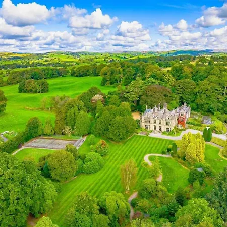 - Summerlands Hall Gothic Apartament Kendal