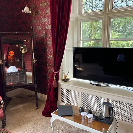 - Summerlands Hall Gothic Apartman